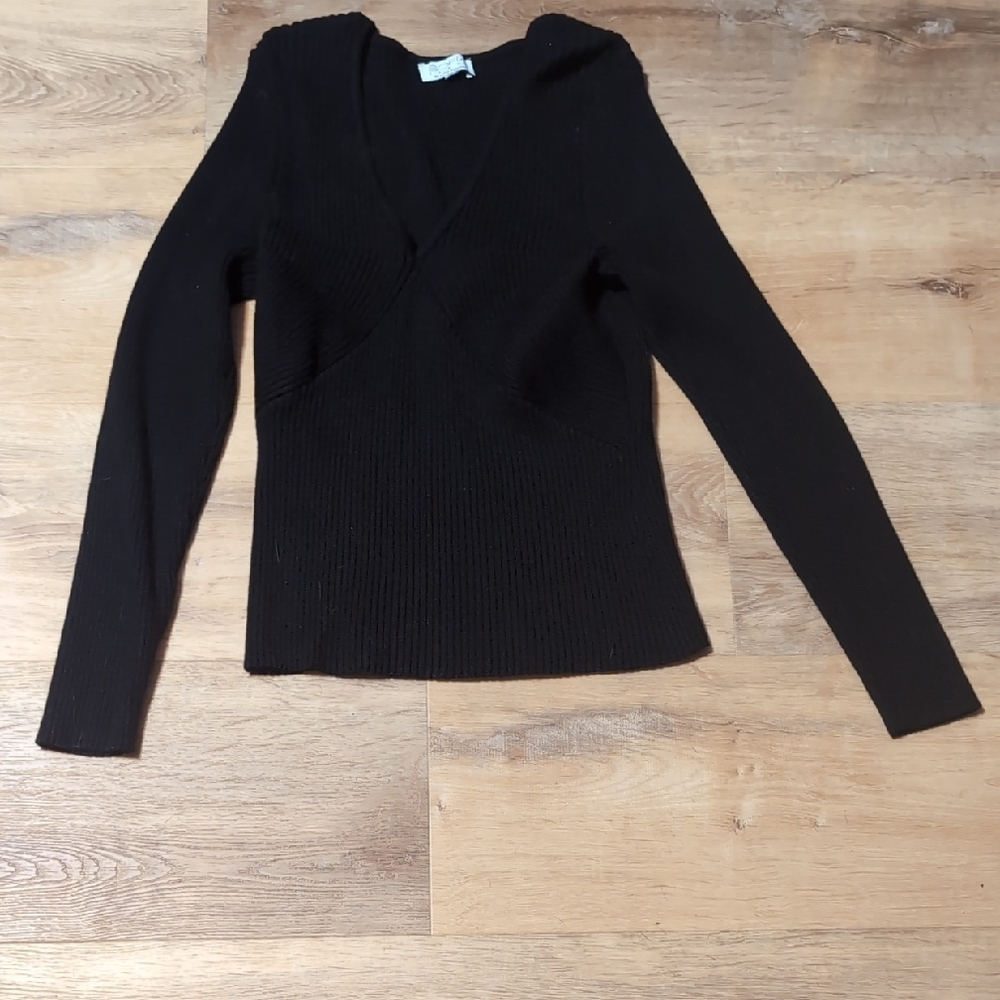 Sofia by Sofia Vergara Black V-Neck Sweater